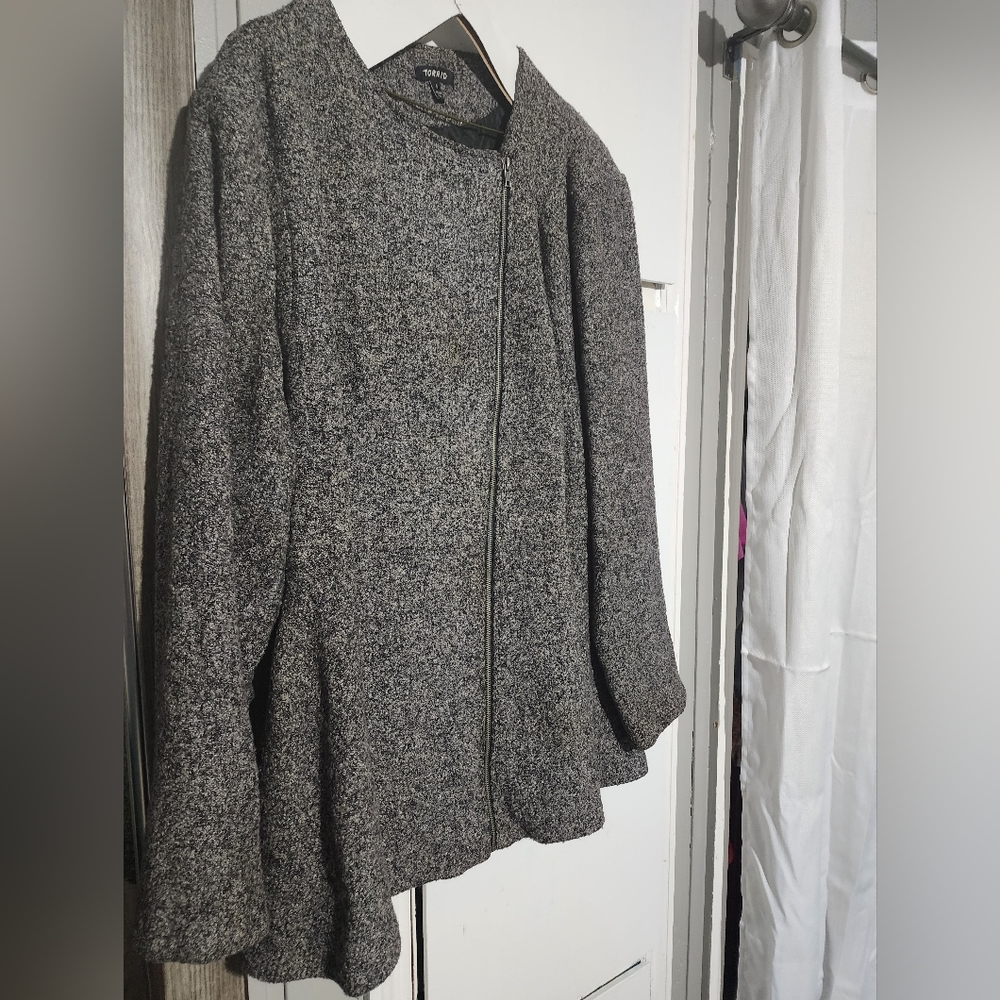 Torrid size 5 (28 womens) Asymmetrical zip coat